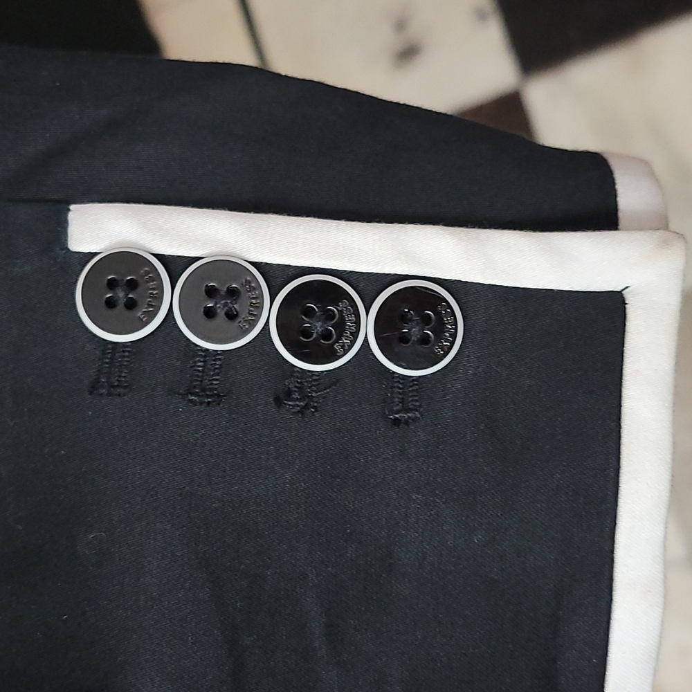 Express Blazer - Picture 5 of 7